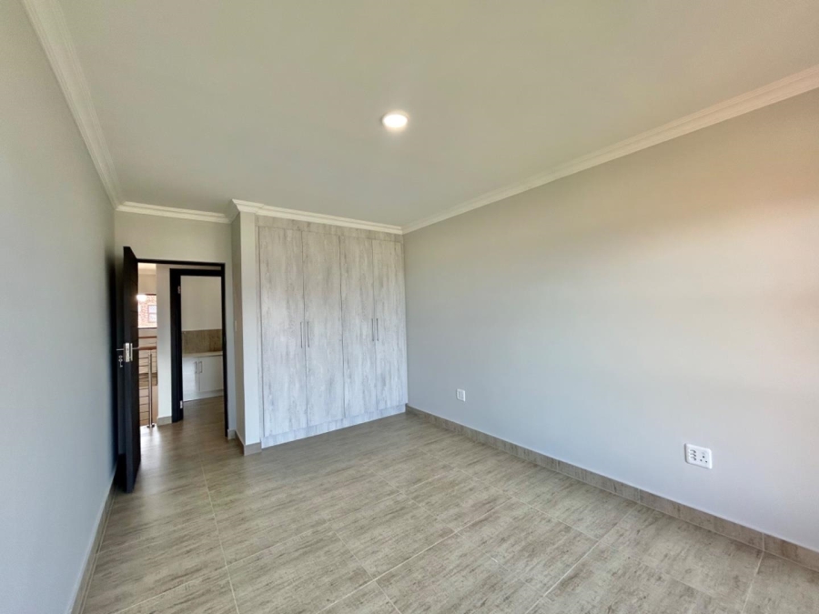 4 Bedroom Property for Sale in Wavecrest Eastern Cape